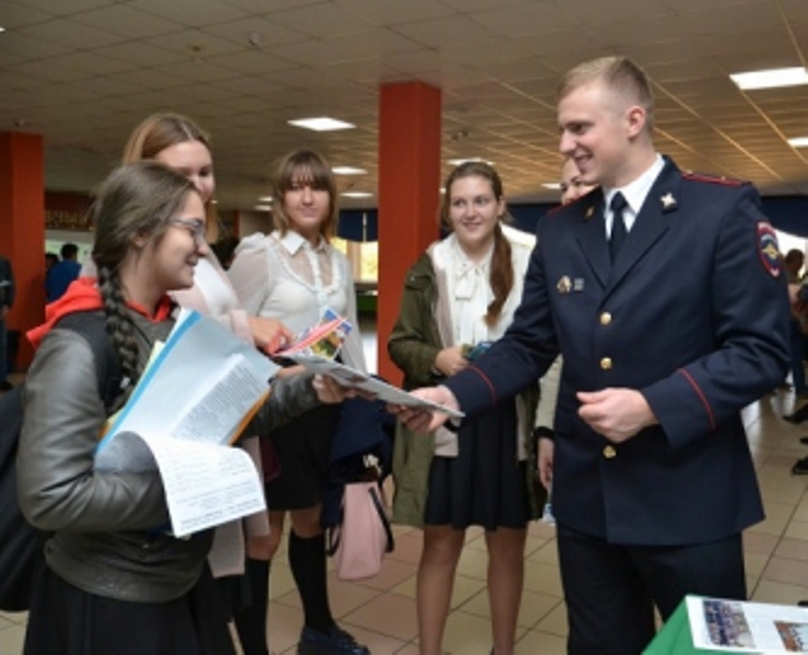 Краснодарский университет МВД России приглашает выпускников общеобразовательных школ на день открытых дверей.