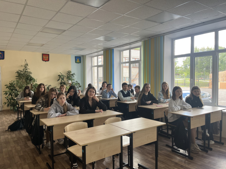 Месячник "Уступи дорогу поездам".